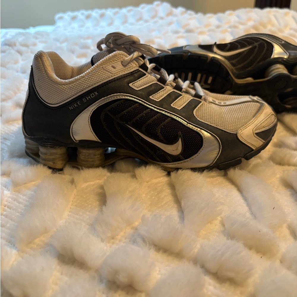 Nike Shox Black/Gray/White Sneakers